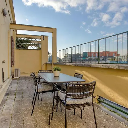 Altido Cosy 2-bed Flat With Terrace Mailand